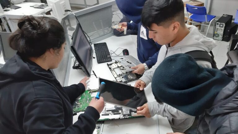 69369312_2442125939400805_851598762466869248_n